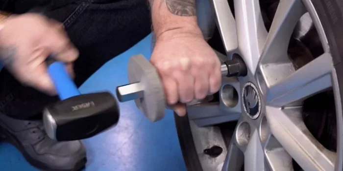 service-locking-wheel-nut